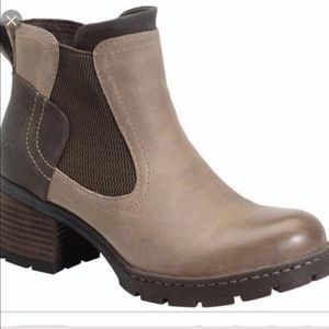 Born Madyson chunky heel Chelsea bootie